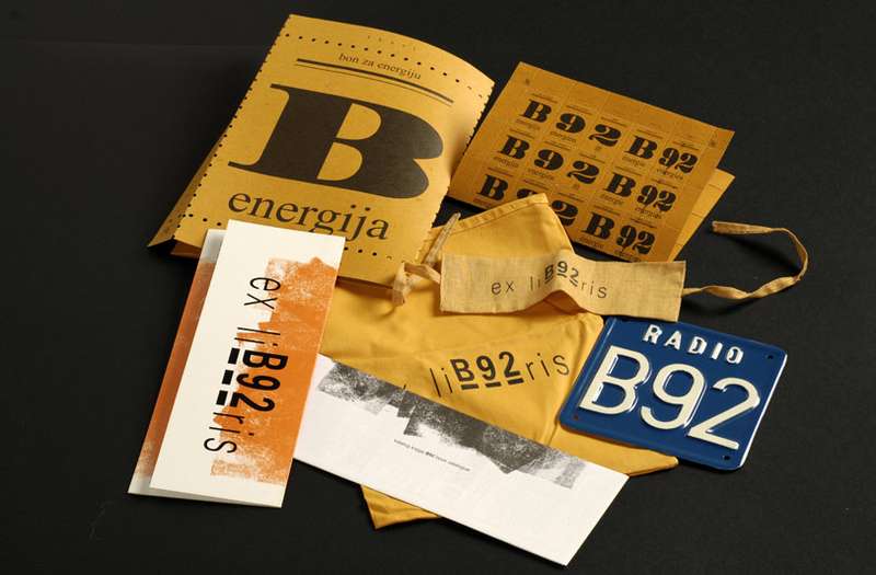 Knjige in promocijski material za Radio B92
